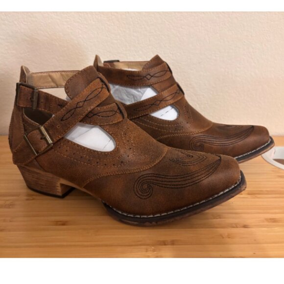 NWT: Roper Willa Shorty Cowboy Boots, Embroidered Faux Leather, Snip Toe, Size 9 - Picture 1 of 8
